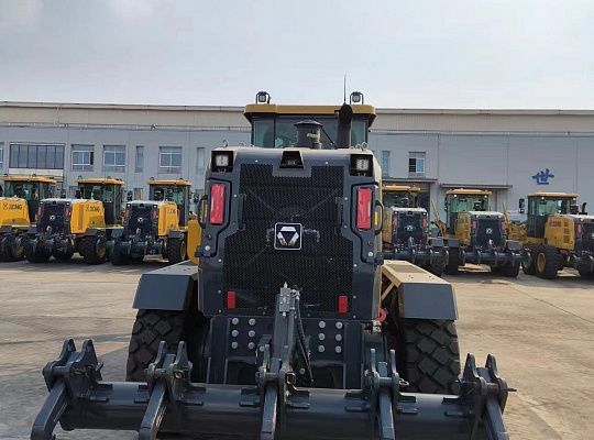 Автогрейдер XCMG GR256