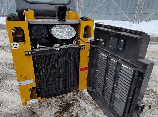 Мини-погрузчик XCMG SR710RU