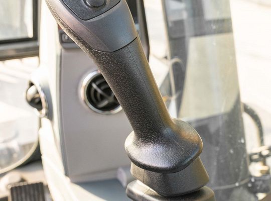 Колесный экскаватор XCMG XE150WD
