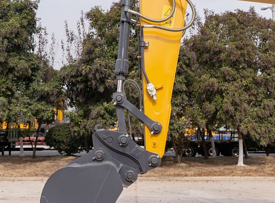 Колесный экскаватор XCMG XE150WD