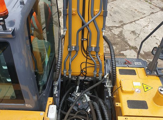 Гусеничный габаритный экскаватор XCMG XE180DN