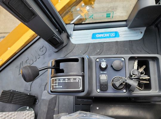 Автогрейдер XCMG GR256