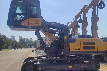 Гусеничный перегружатель XCMG XE400M
