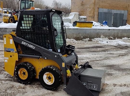 Мини-погрузчик XCMG SR710RU