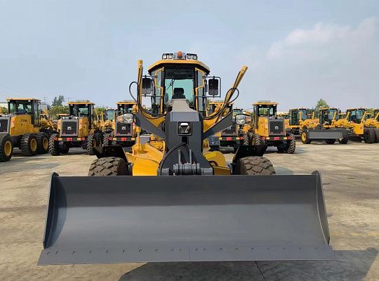 Автогрейдер XCMG GR256