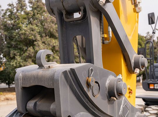 Колесный экскаватор XCMG XE150WD