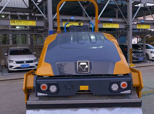 Каток тандемный XCMG XD140