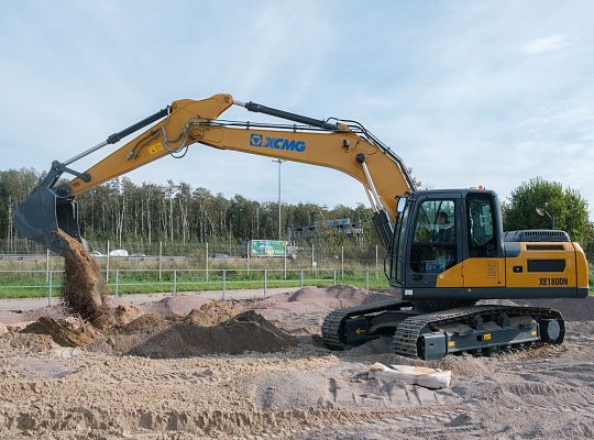 Гусеничный габаритный экскаватор XCMG XE180DN