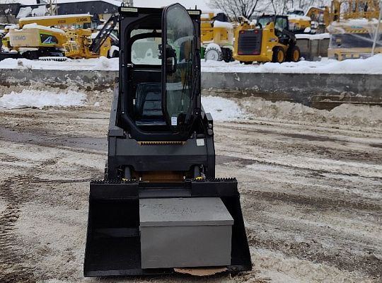 Мини-погрузчик XCMG SR710RU