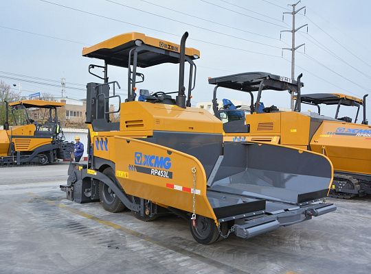 Асфальтоукладчик XCMG RP453L