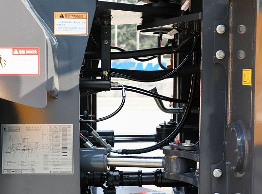 Фронтальный погрузчик XCMG XC956