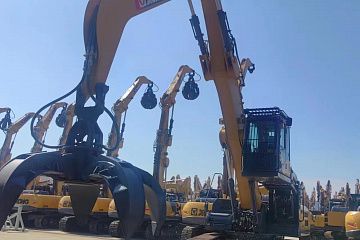 Гусеничный перегружатель XCMG XE400M