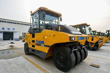 Пневмошинный статический каток XCMG XP163