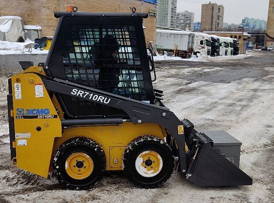 Мини-погрузчик XCMG SR710RU