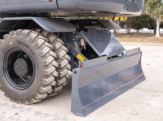 Колесный экскаватор XCMG XE150WD
