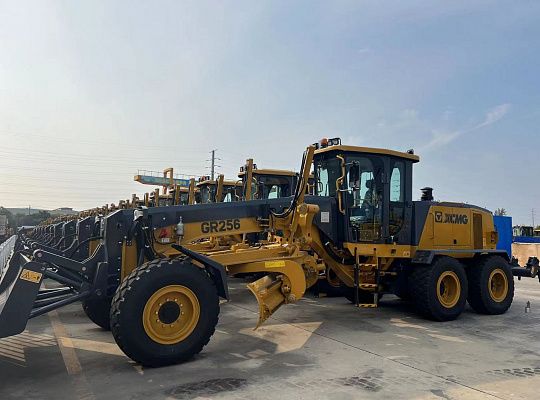 Автогрейдер XCMG GR256