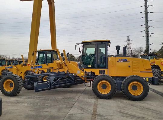 Автогрейдер XCMG GR165