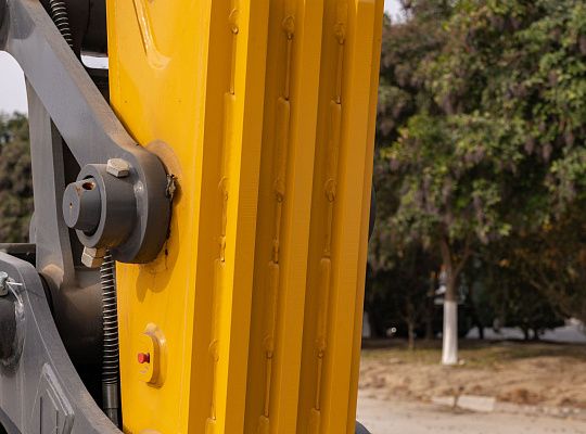 Колесный экскаватор XCMG XE150WD